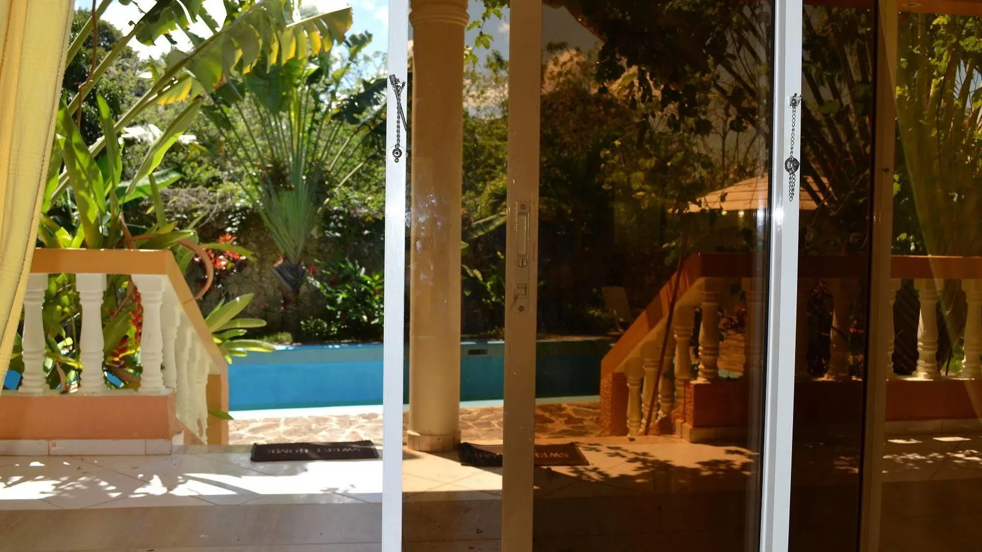 4 Bedroom Villa, Private Pool, Security, Ocean View Sosúa فندق