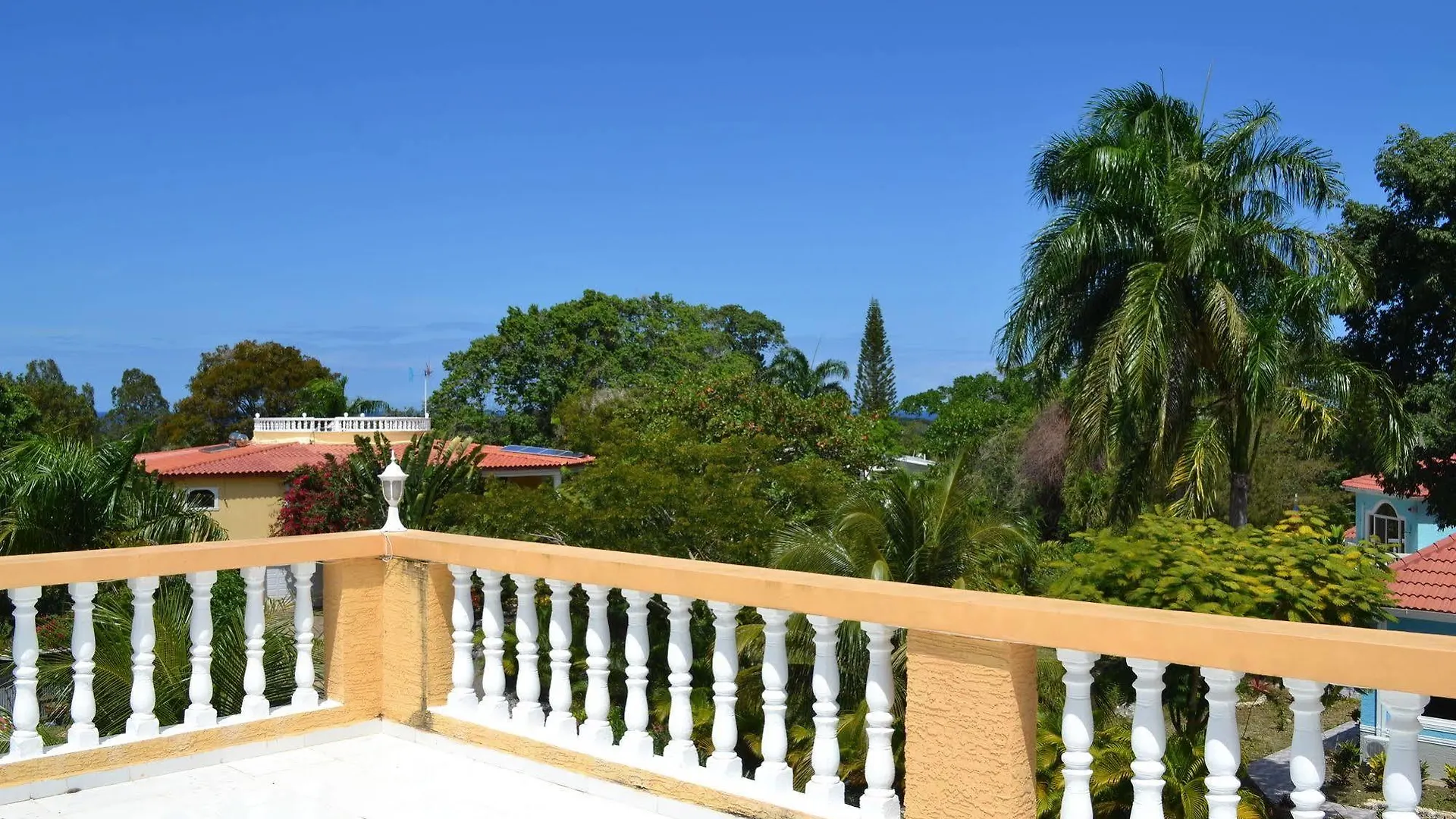 4 Bedroom Villa, Private Pool, Security, Ocean View Sosúa فندق